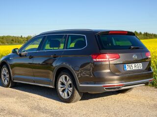 Volkswagen Passat 2.0 140кВ
