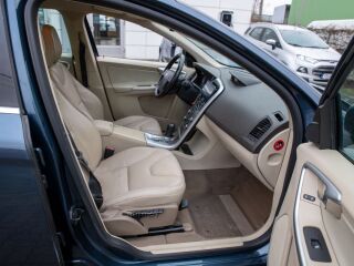 Volvo XC60 D4 Momentum AWD 2.4 120kW