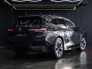 BMW iX xDrive 40 Sportpakett 240kW