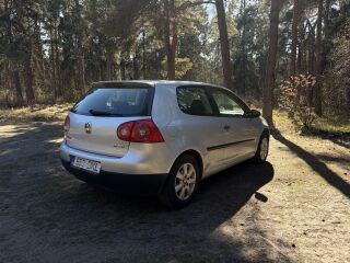 Volkswagen Golf V 1.6 85kW