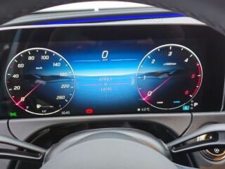 Mercedes-Benz E 220 AMG 2.0 145kW
