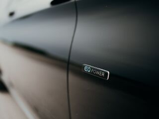 Mercedes-Benz C 300 e 2.0 235kW