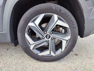 Hyundai Tucson Premium 1.6 100кВ