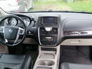 Lancia Voyager 3.6 208кВ