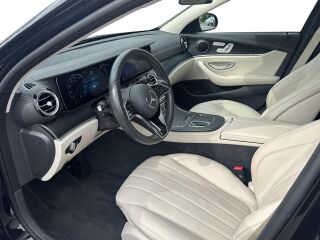 Mercedes-Benz E 300 de 4Matic AMG Night pakett 2.0 143kW