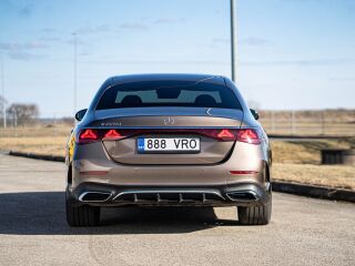 Mercedes-Benz E 220 AMG Night Pakett 2.0 145кВ