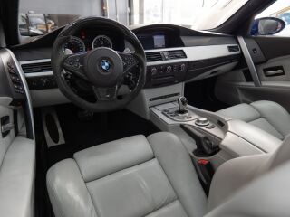 BMW M5 5.0 V10 373kW