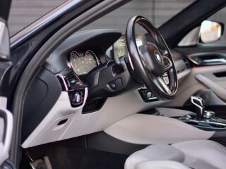 BMW M5 4.4 441kW