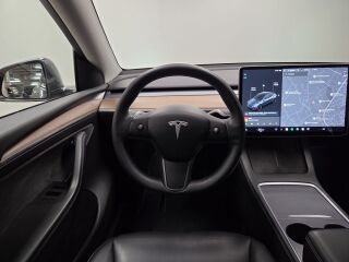 Tesla Model Y Long Range AWD 153kW