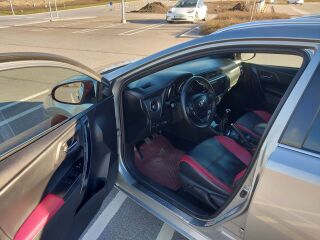 Toyota Auris 1.6 R4 16V 97kW