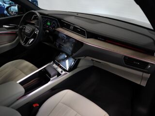 Audi Q8 e-tron advanced 55 quattro 300kW 158kW