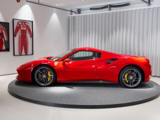 Ferrari 488 Spider 3.9 V8 493кВ