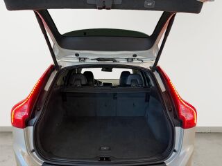 Volvo XC60 D5 AWD R-Design 2.4 158kW