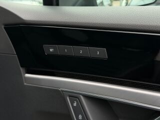 Volkswagen Touareg Elegance 4Motion 3.0 TDI 210кВ