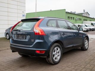 Volvo XC60 D4 Momentum AWD 2.4 120kW