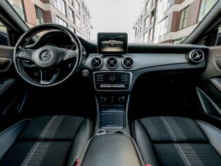 Mercedes-Benz CLA 180 Premium 1.5 80kW