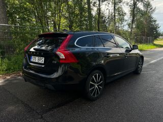 Volvo V60 Momentum 2.0 R5 D3 120kW