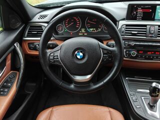 BMW 320 Luxury 2.0 135kW