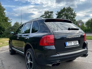 Porsche Cayenne Turbo 4.5 331kW