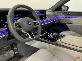 BMW i7 xDrive60  M-Sportpakett Pro Individual 400кВ