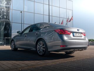 Lexus GS 450h Executive + Mark Levinson 3.5 V6 215kW