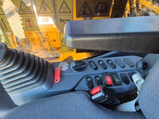 Komatsu PC170LC-11 90kW