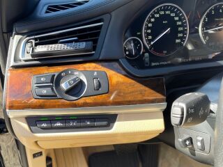 BMW 750 4.4 330kW