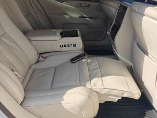 Lexus LS 600h Long Ottoman pakett 5.0 V8 290kW