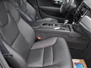 Volvo V90 Momentum PRO 2.0 140kW