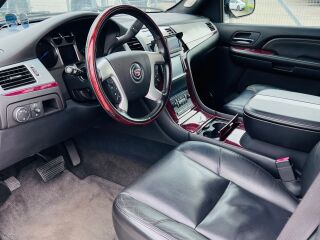 Cadillac Escalade ESV 6.2 V8 301kW