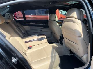 BMW 750 4.4 330kW