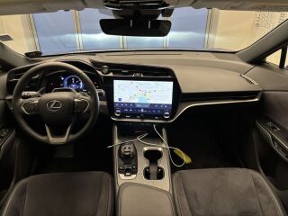 Lexus RZ 450e Luxury + Dimmable Panormaic Roof 132kW