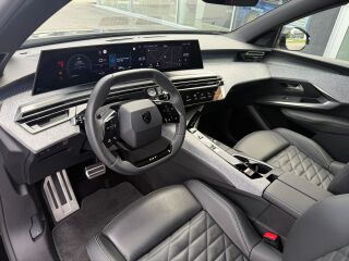 Peugeot 3008 GT EXCLUSIVE 1.2 Hybrid 100kW
