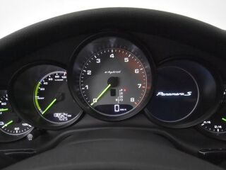 Porsche Panamera 3.0 v6 306кВ
