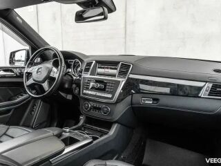 Mercedes-Benz GL 63 AMG 5.5 V8 Bi-Turbo 410кВ