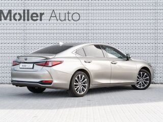 Lexus IS 300h 2.5 131kW