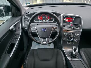 Volvo XC60 Momentum Onyx Black 2.0 D4 140kW