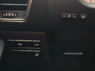 Lexus NX 300h 2.5 114kW