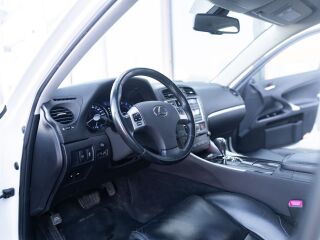 Lexus IS 250 White Pearl Facelift 2.5 153kW