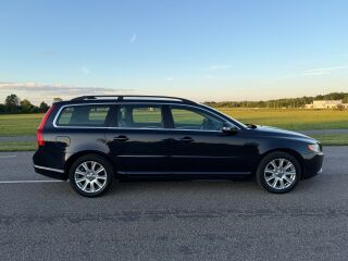 Volvo V70 Momentum 2.4 R5 D5 129кВ