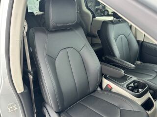 Chrysler Pacifica Select NEW 3.6 V6 Pentastar 162kW