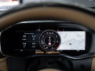 Jaguar F-Pace SE 250PS AWD 2.0 184кВ