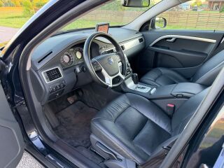 Volvo V70 Momentum 2.4 R5 D5 129кВ