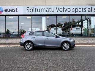 Volvo V40 Cross Country MOMENTUM CROSS THORS INTELLI XEN 2.0 D3 110kW