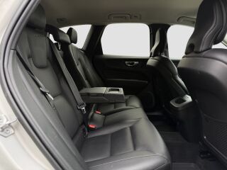 Volvo XC60 AWD Momentum Pro Mild-Hybrid KERS 2.0 B4 145kW