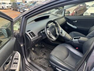 Toyota Prius 1.8 73кВ