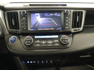 Toyota RAV4 Luxury 114кВ
