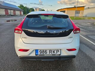 Volvo V40 Inscription 2.0 88кВ