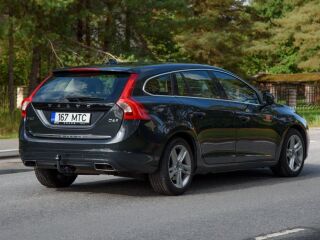 Volvo V60 SUMMUM AWD TWIN ENGINE PLUG IN HYBRID FACELIFT 2.4 162kW