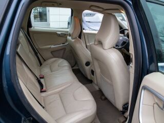 Volvo XC60 D4 Momentum AWD 2.4 120kW